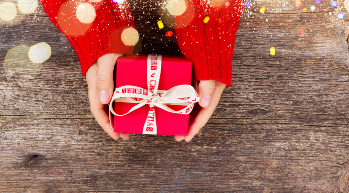 hands holding a present - last minute christmas gift ideas for teens